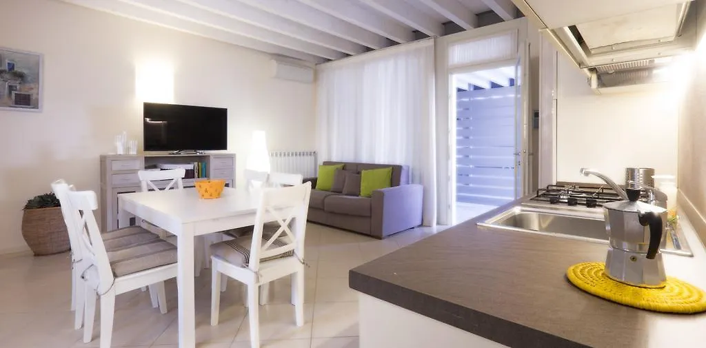 Corte Elvira Διαμέρισμα Manerba del Garda